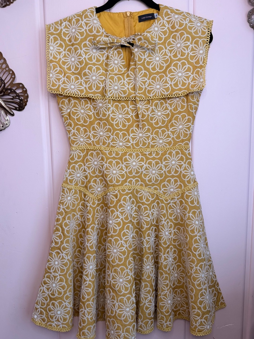 Yellow Floral Eyelet Mini Dress with Bow Collar SzM